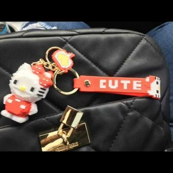 Keychain Hello Kitty red white  new 3 D - Picture 8 of 13